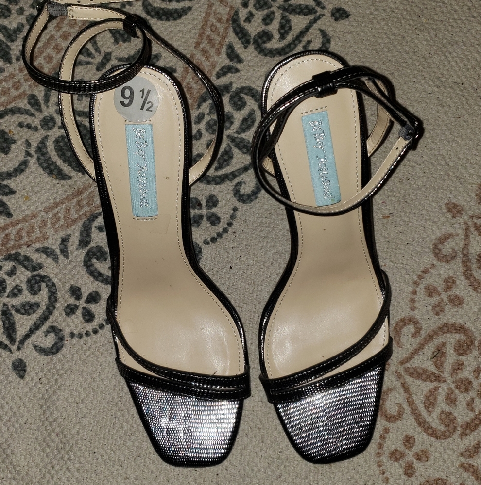 👡 Betsey Johnson